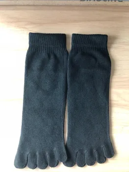 Novi moški ženska črna bombaž Pet prstov, nogavice Sredini cevi deodorant nogavice Primerne za dolžino stopala 24~28 cm