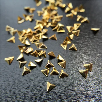 Brezplačna Dostava 250Pcs Punk Zakovice Zlato Srebro MINI trikotnik oblike Kovinske Nail Art Kovinskih Klinov v velikosti 3 mm